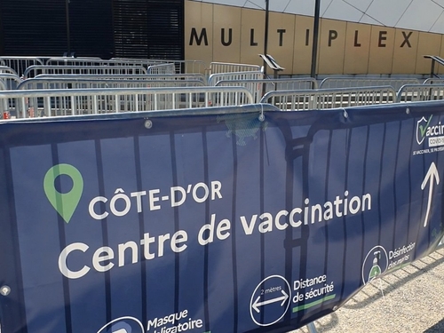 Le centre de vaccination du multiplex renforce sa capacité 